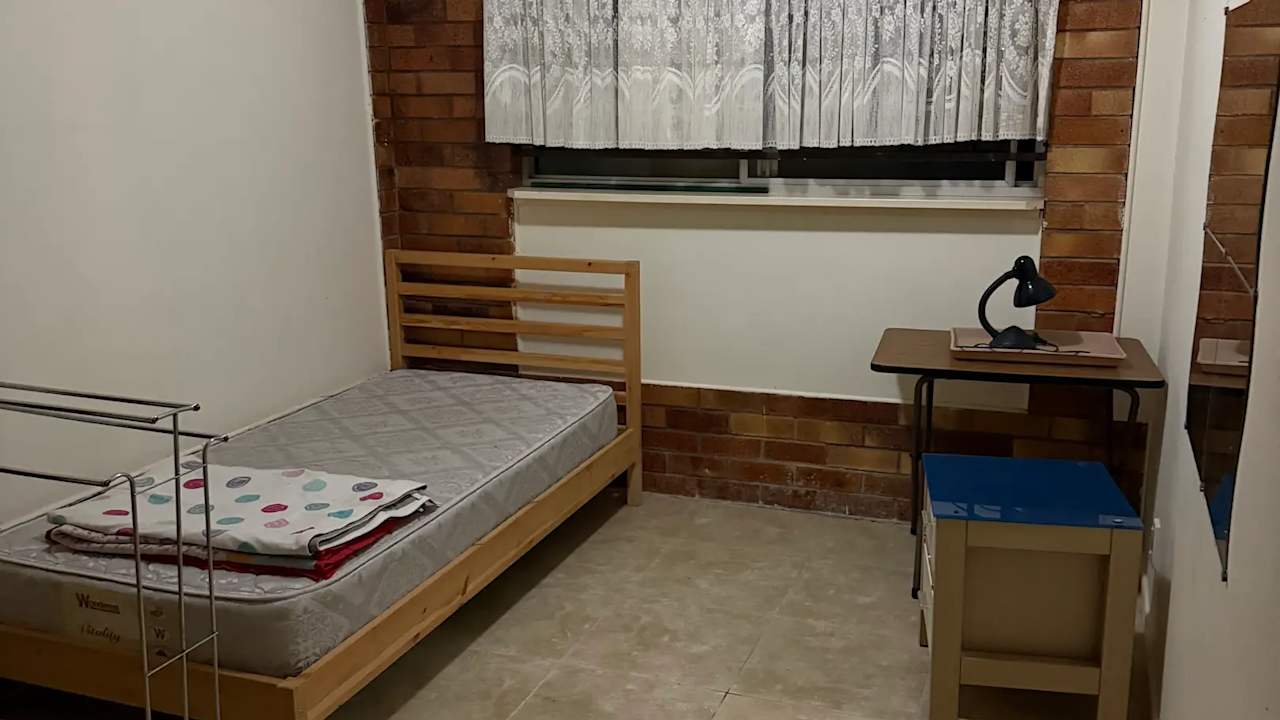 Room in a share house