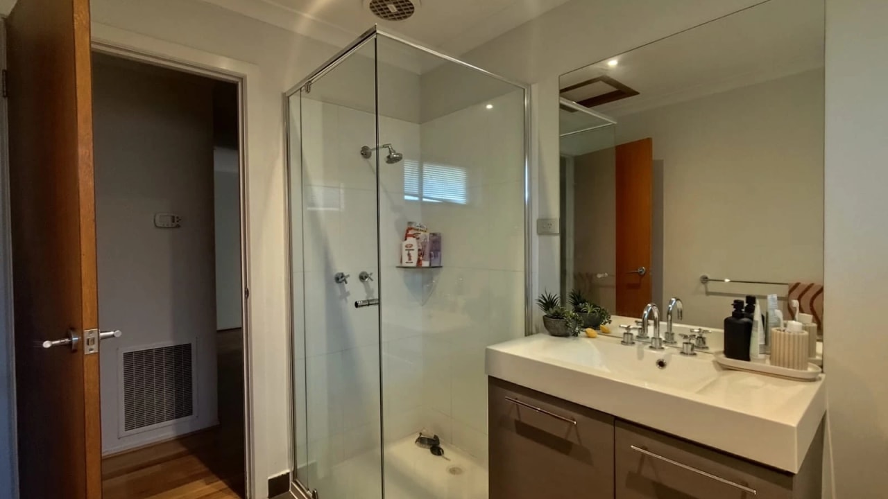 Furnished room with own bathroom