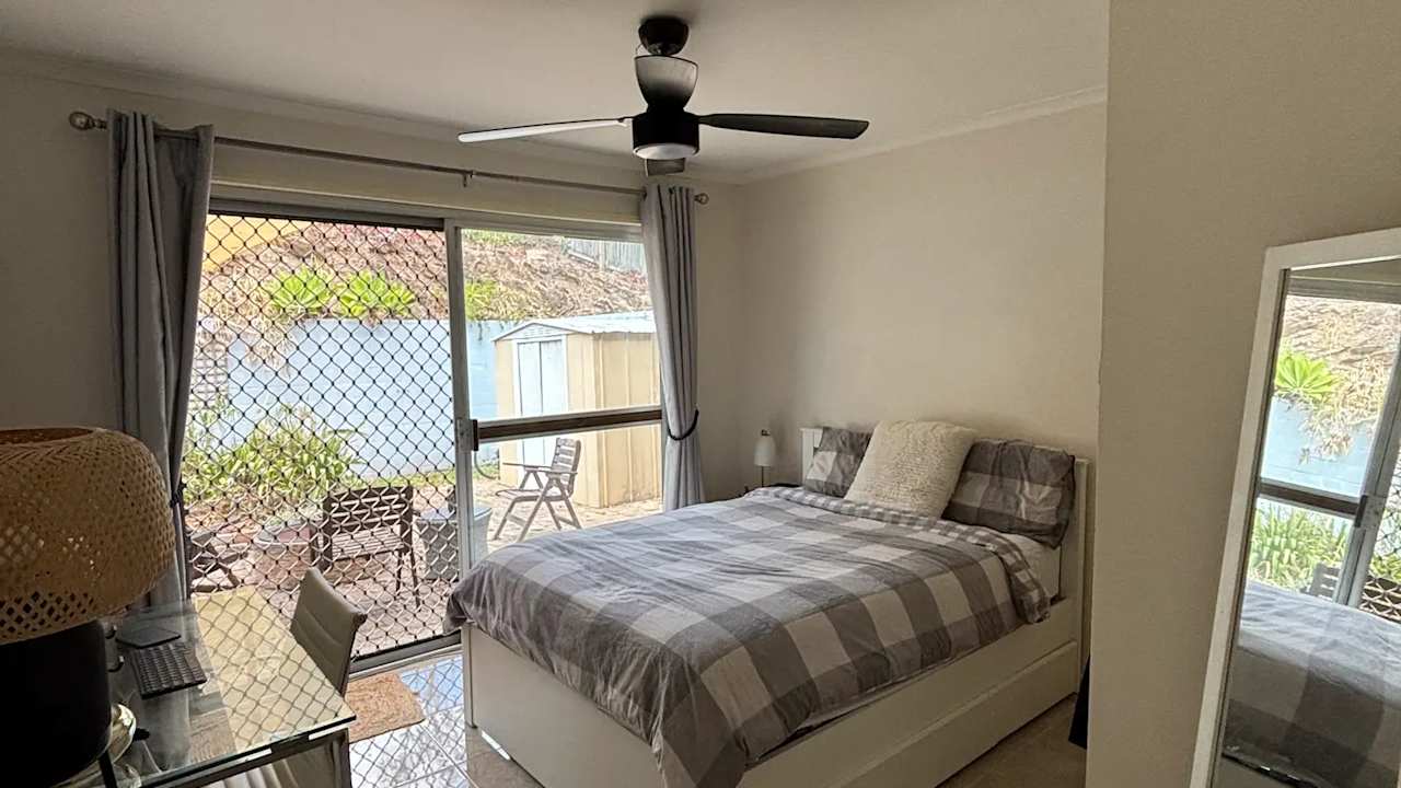 Furnished room in a share house