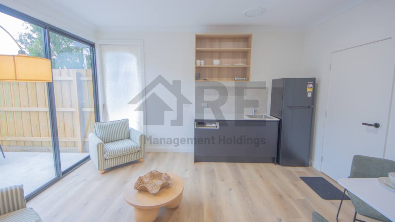 Furnished room with ensuite in a share house