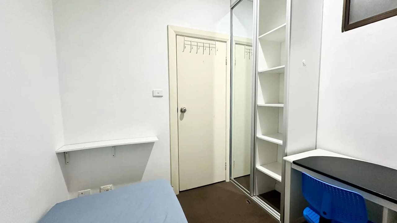 Room in a share house
