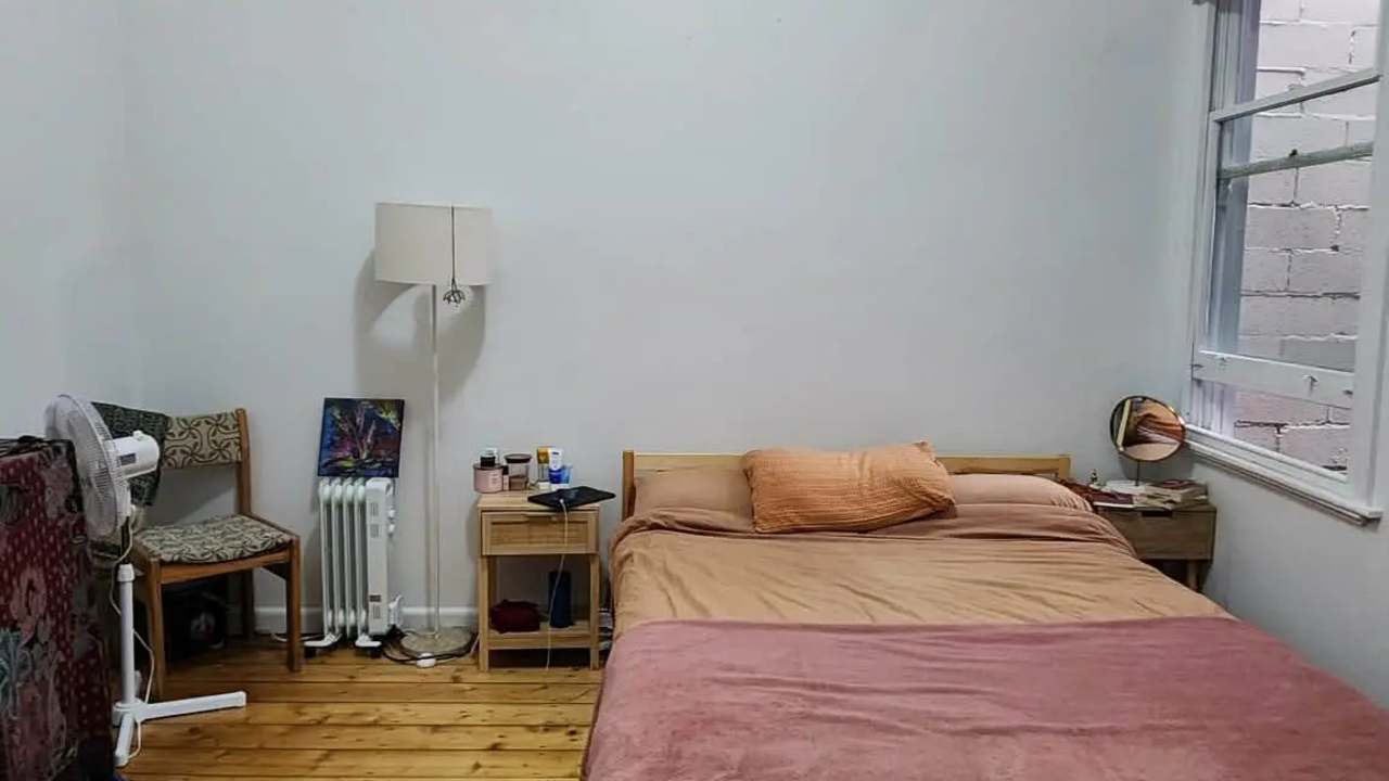 Room in a share house