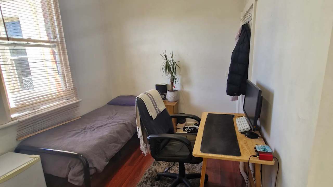 Furnished room with own bathroom