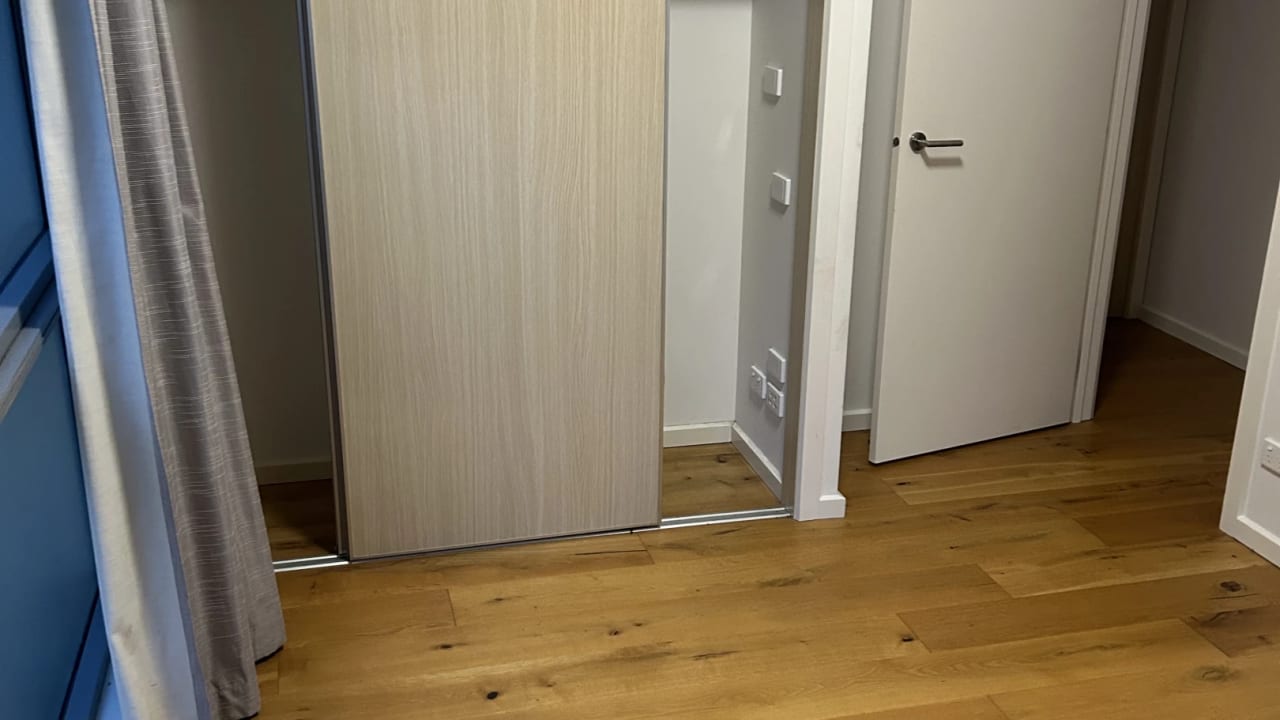 Unfurnished room in a flatshare