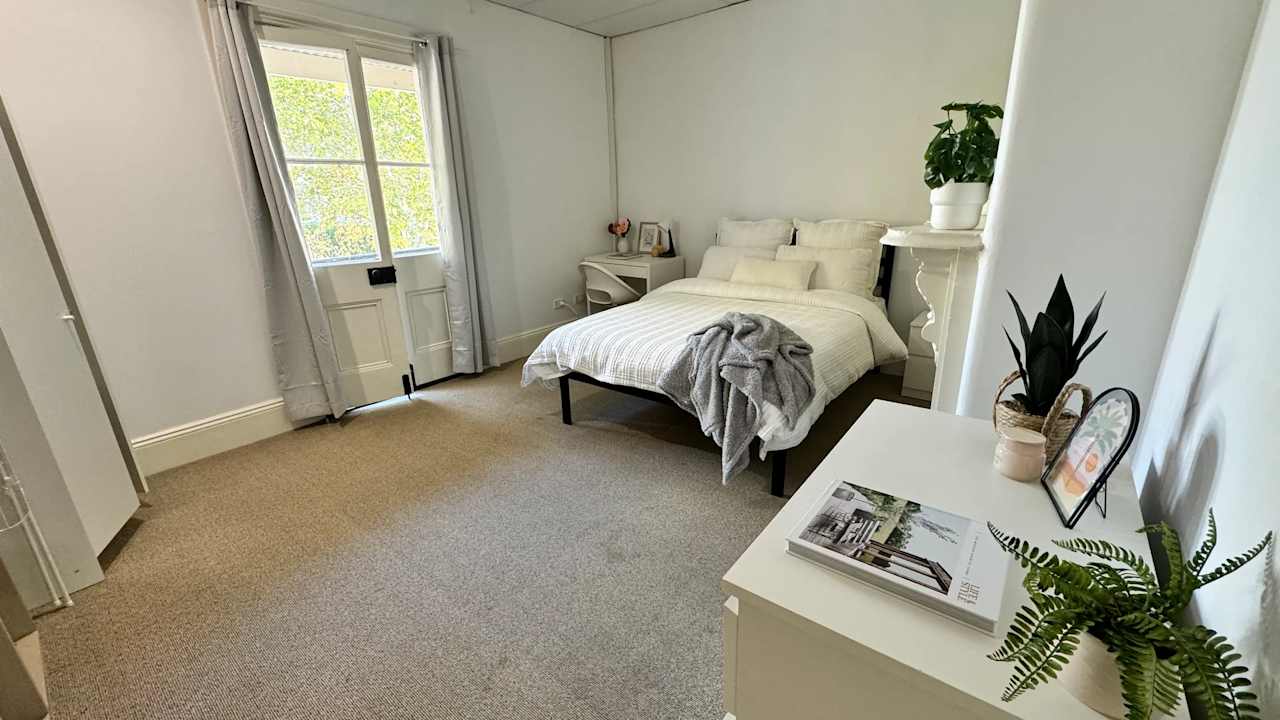 Furnished room in a share house