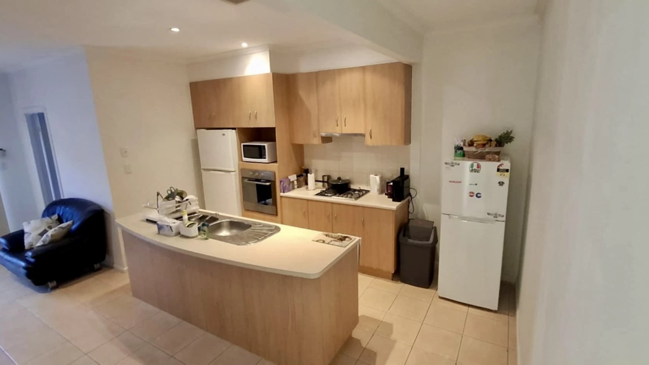 Room in a share house