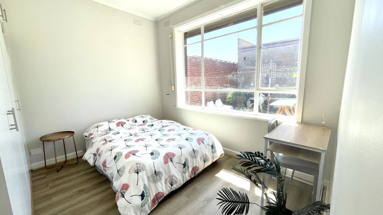 Furnished room in a flatshare