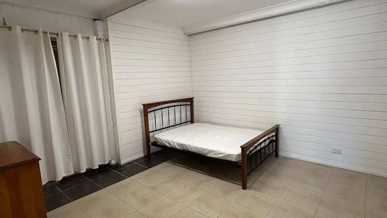 Furnished room studio flat for rent