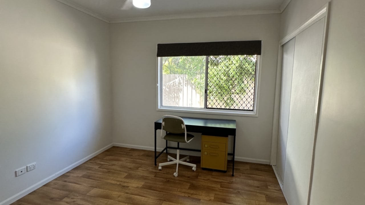 Room in a share house