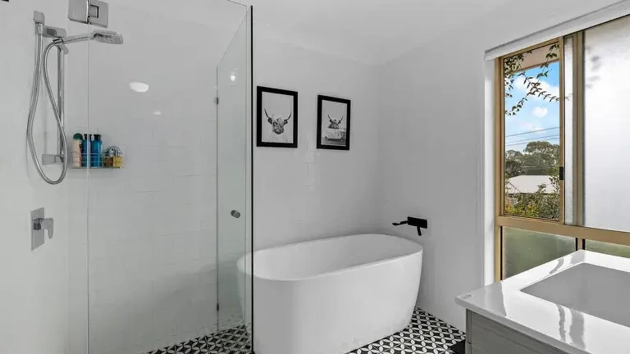 Unfurnished room in a share house