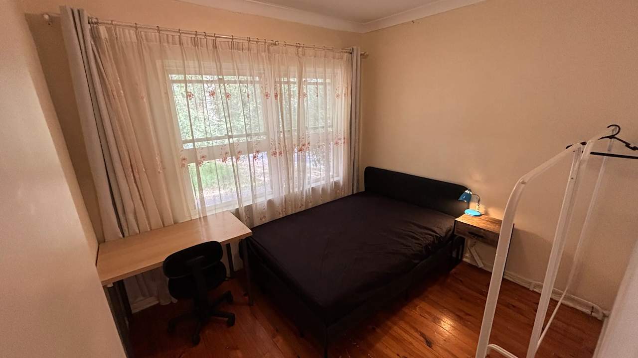 Room in a share house
