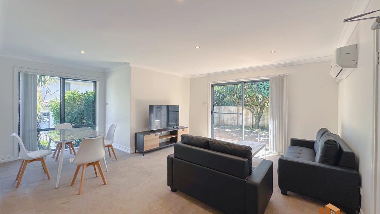 Furnished room in a flatshare