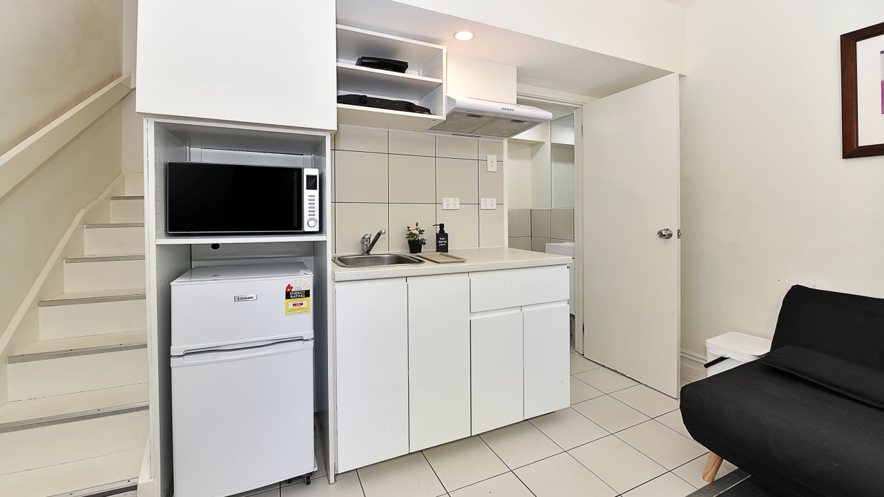 Whole property with 1 room for rent