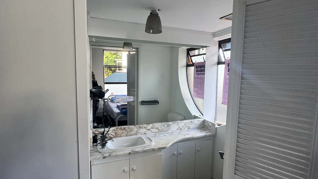 Furnished room with own bathroom