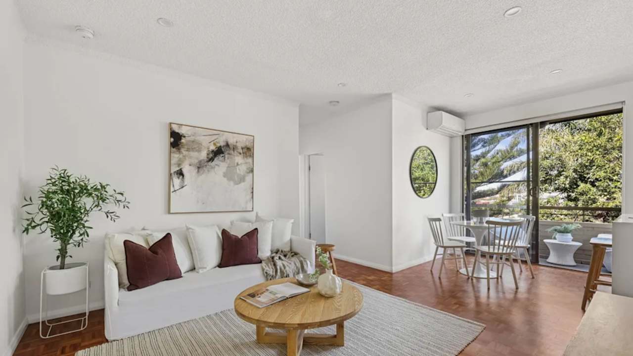 Whole property with 2 rooms for rent