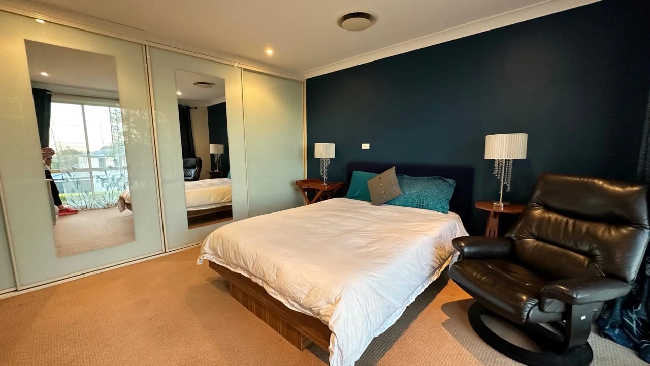 Furnished room in a share house