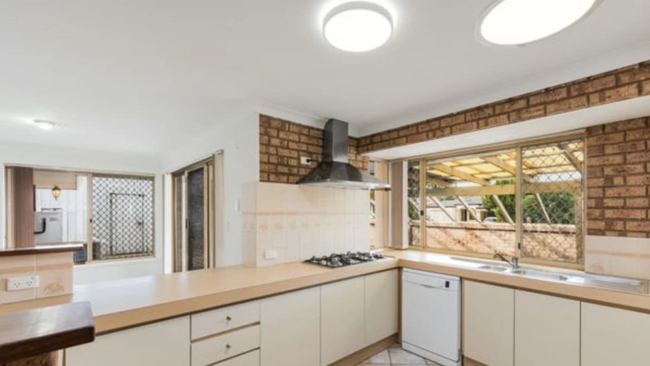 Room in a share house