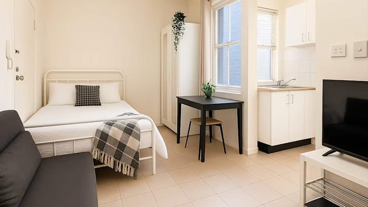 Furnished room studio flat for rent