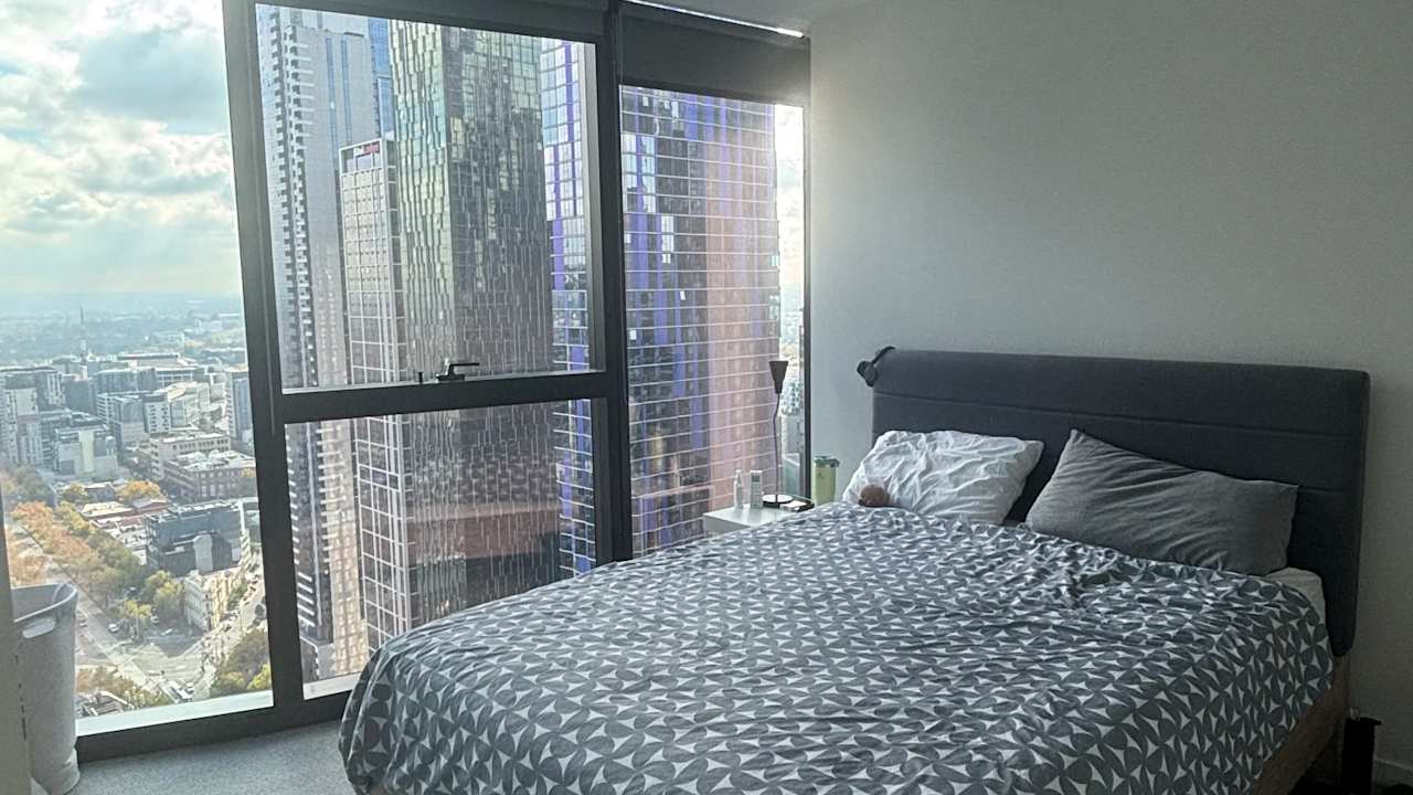 Furnished room with ensuite in a flatshare