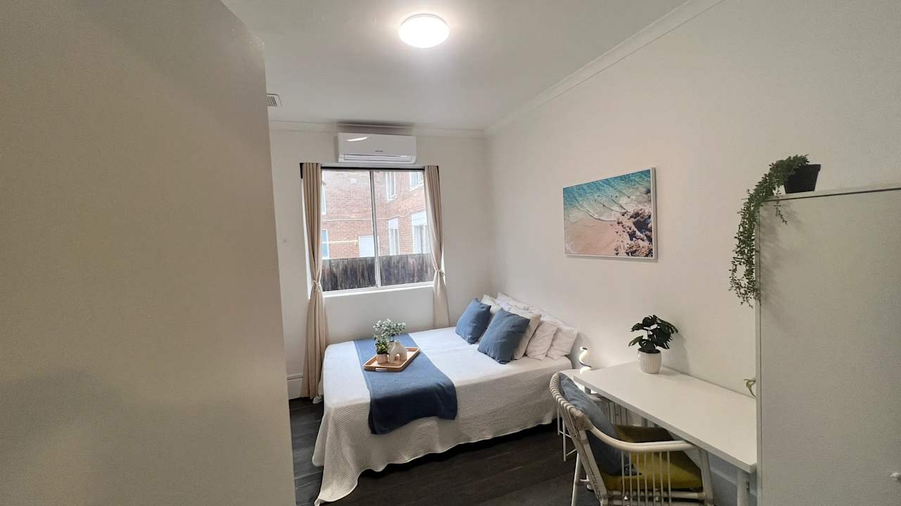 Furnished room in a share house