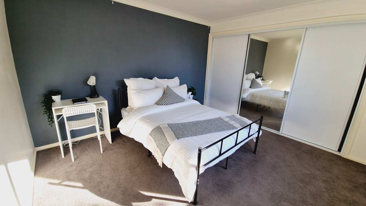 Furnished room in a flatshare