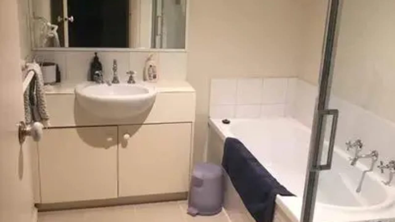 Unfurnished room in a share house