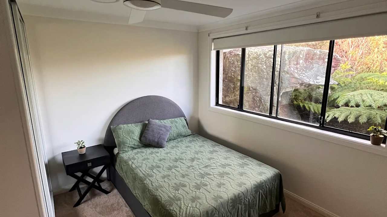 Furnished room in a flatshare