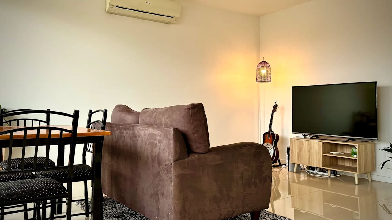 Unfurnished room with ensuite in a flatshare