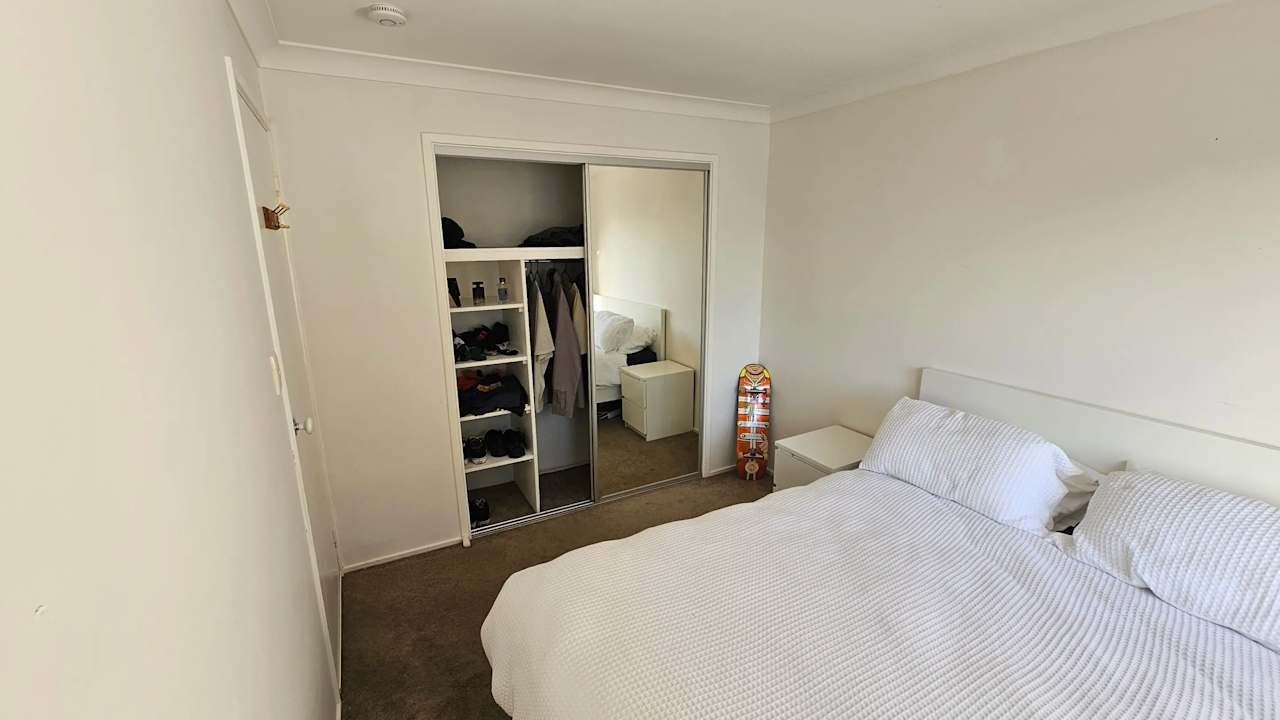 Unfurnished room in a flatshare