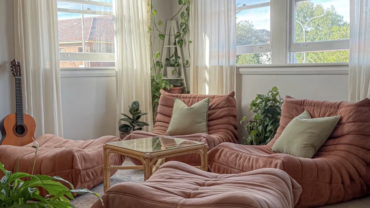 Furnished room in a flatshare