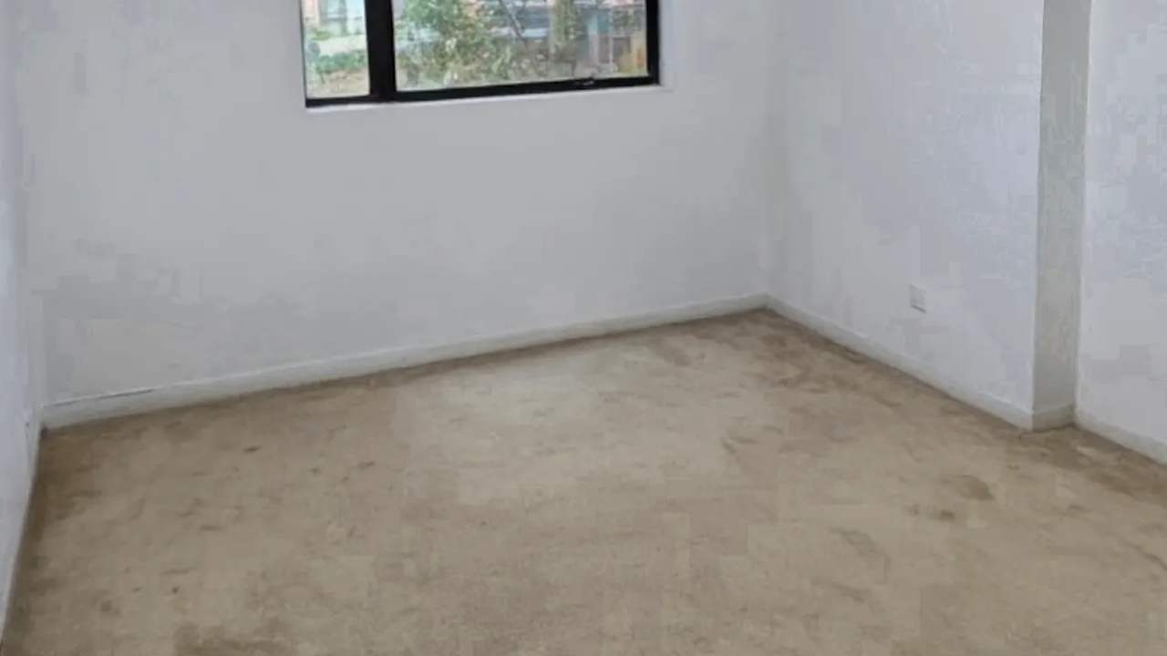 Unfurnished room with own bathroom