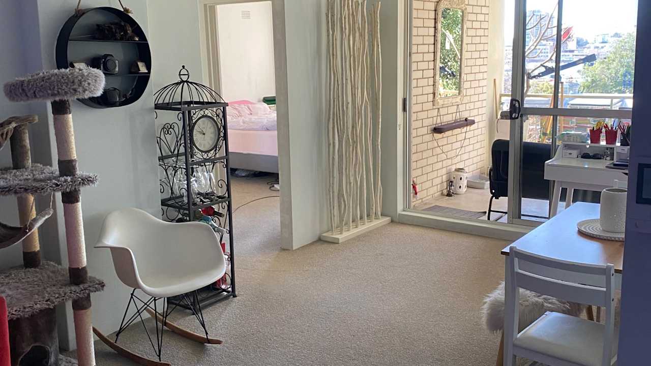Furnished room in a share house