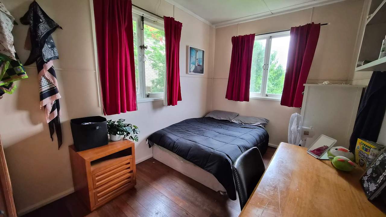Furnished room in a share house