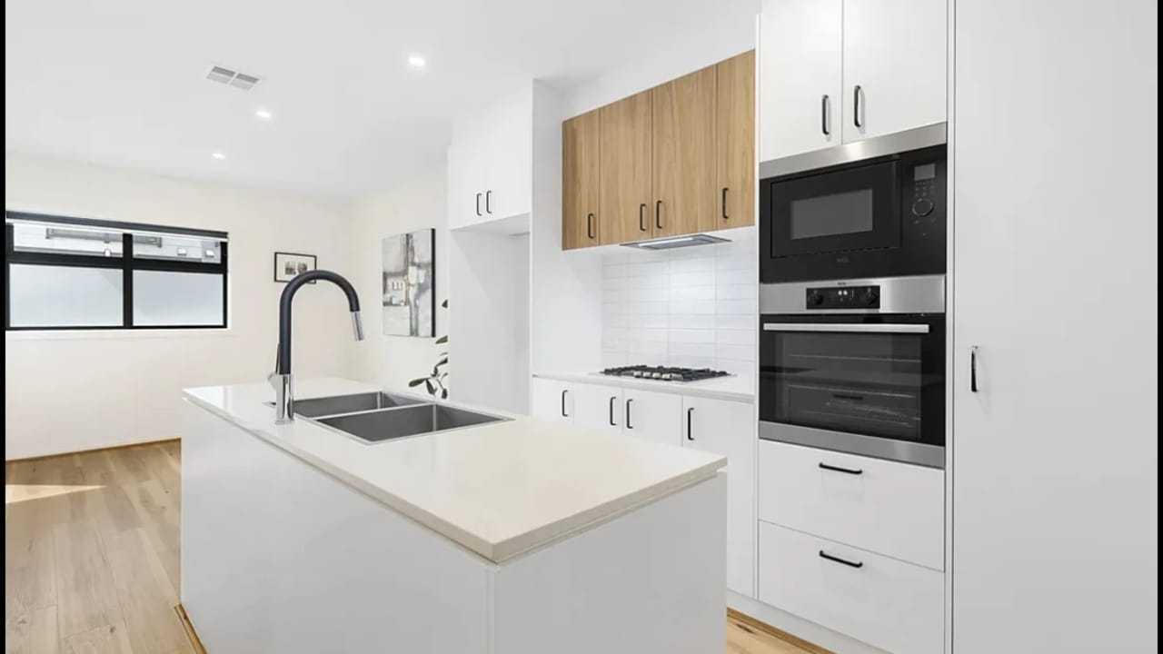 Unfurnished room in a share house