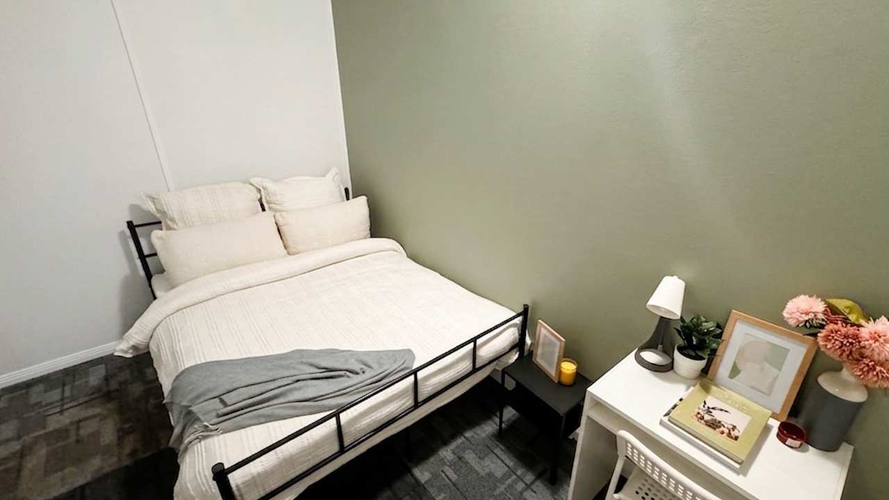 Furnished room in a flatshare
