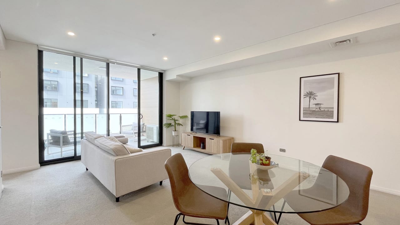 Furnished room with ensuite in a flatshare