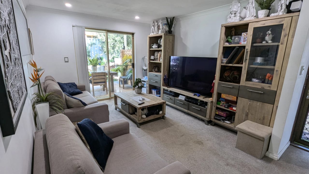 Furnished room in a share house