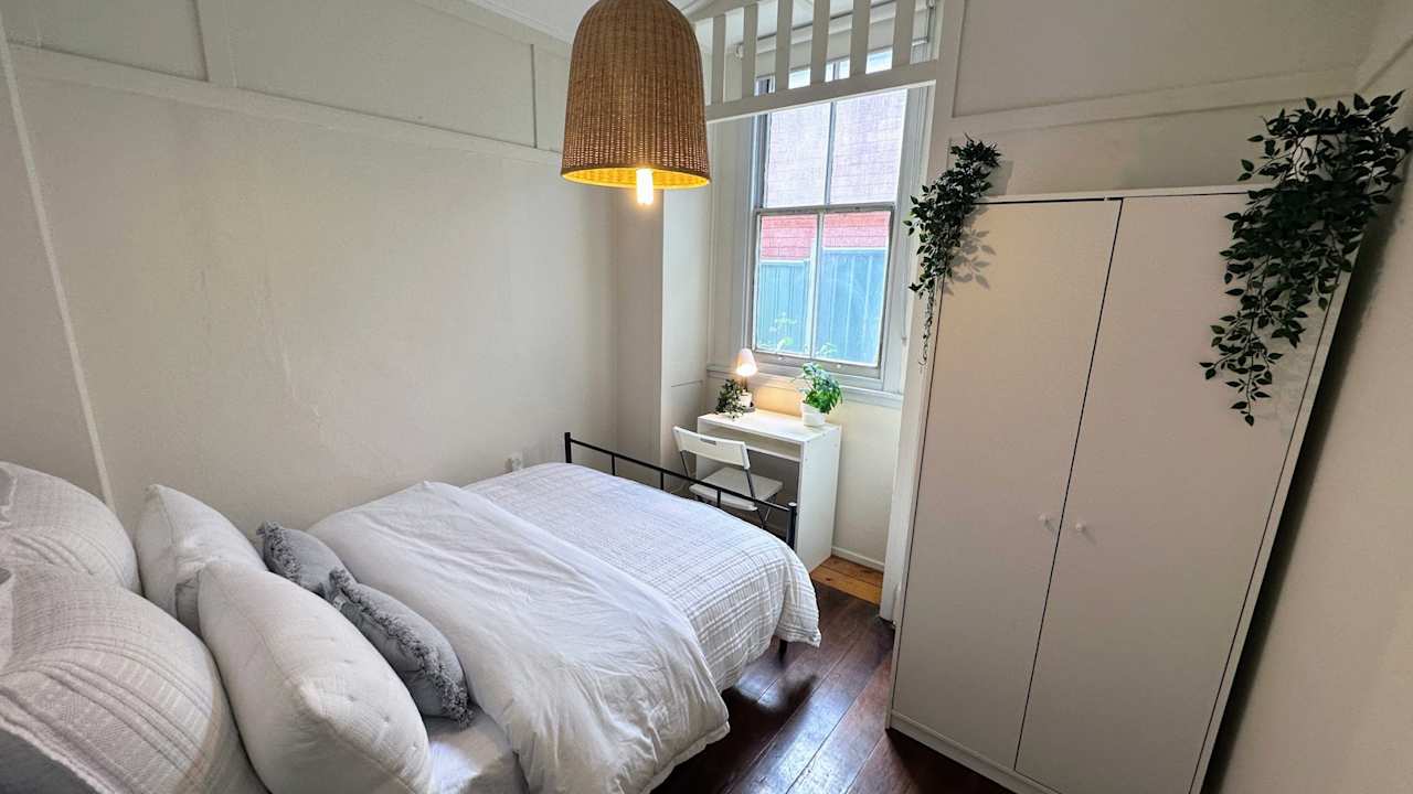 Furnished room in a share house