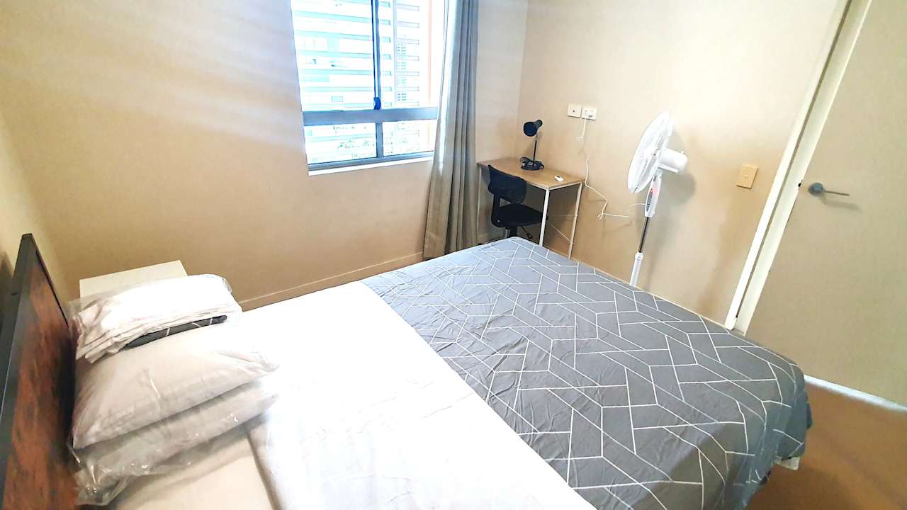 Furnished room in a flatshare