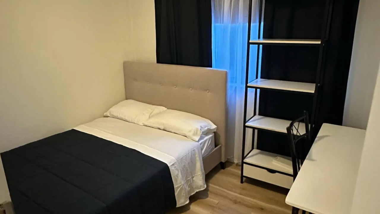 Furnished room in a share house