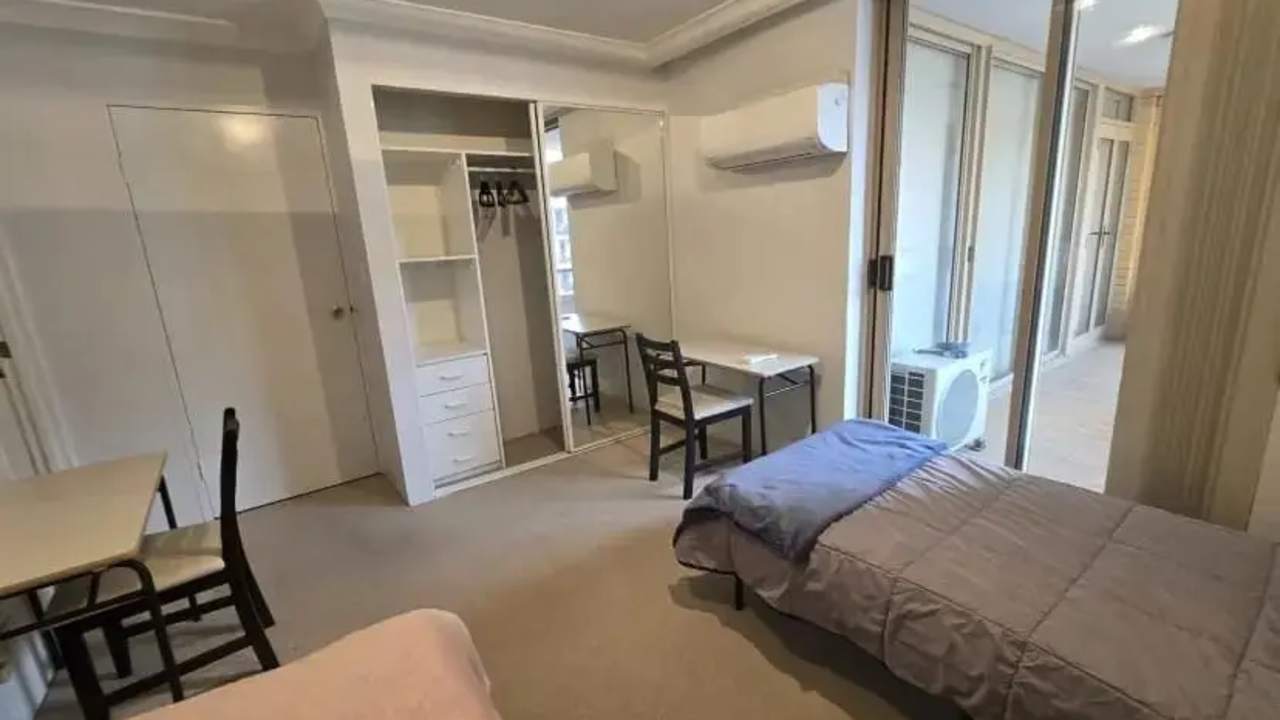 Furnished room with ensuite in a flatshare