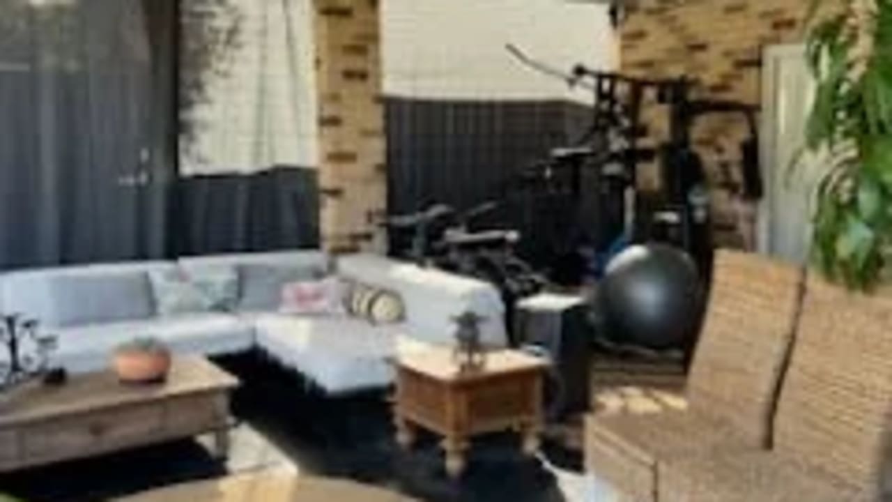 Room in a share house