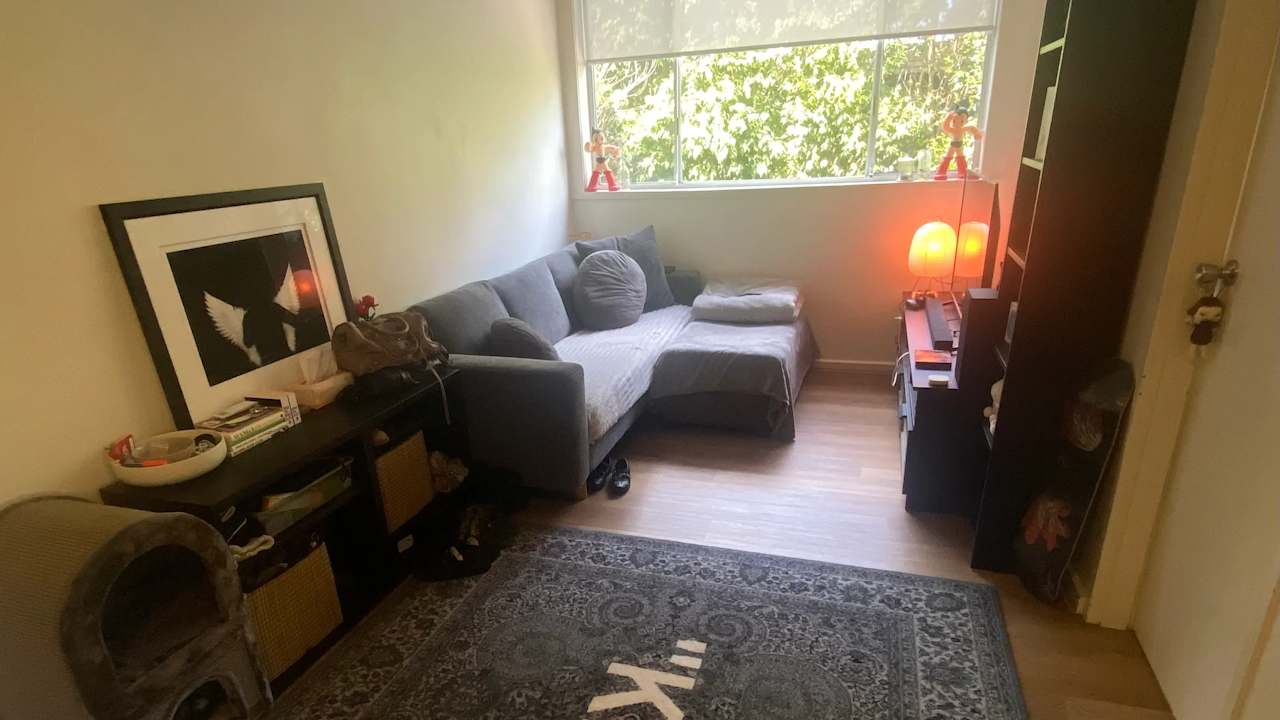 Unfurnished room in a flatshare