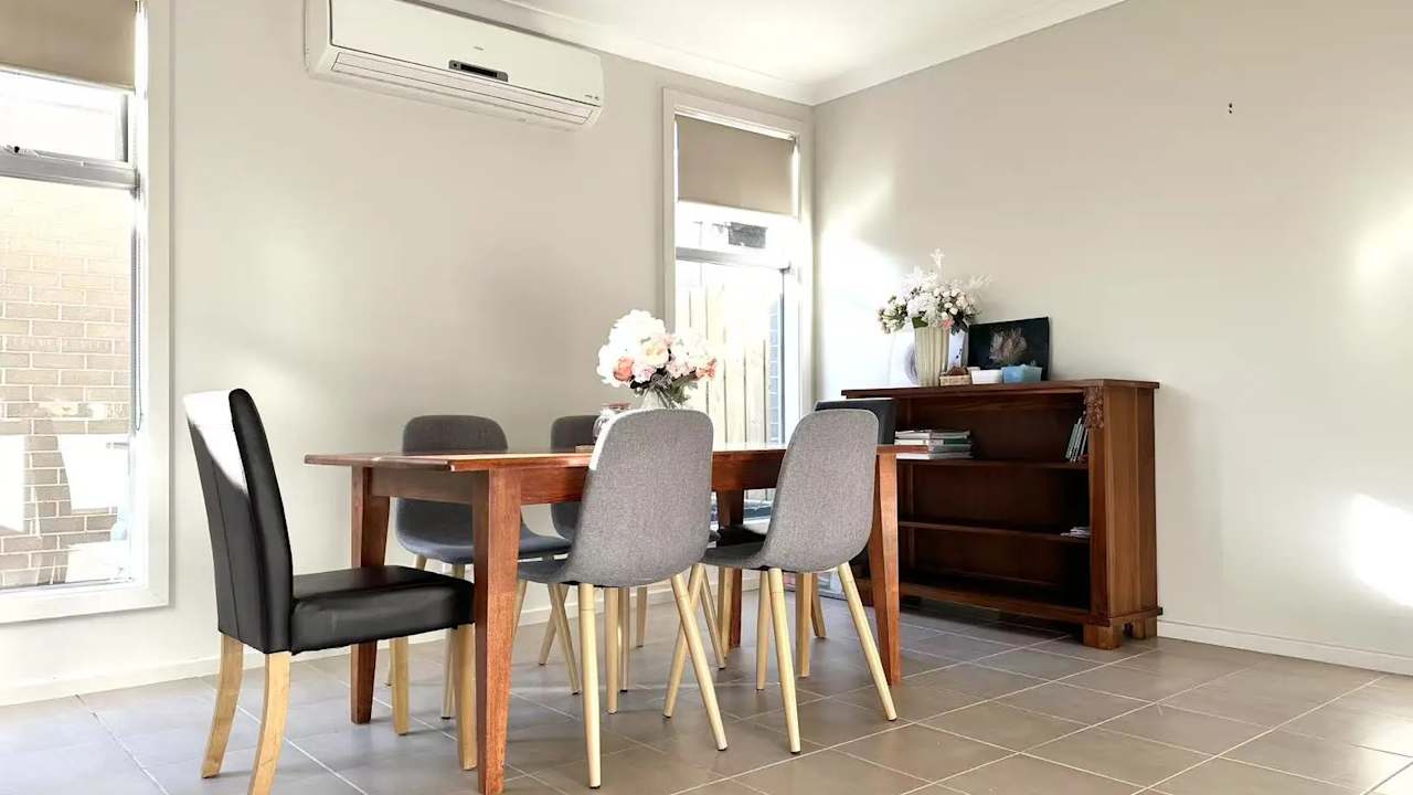 Room in a share house