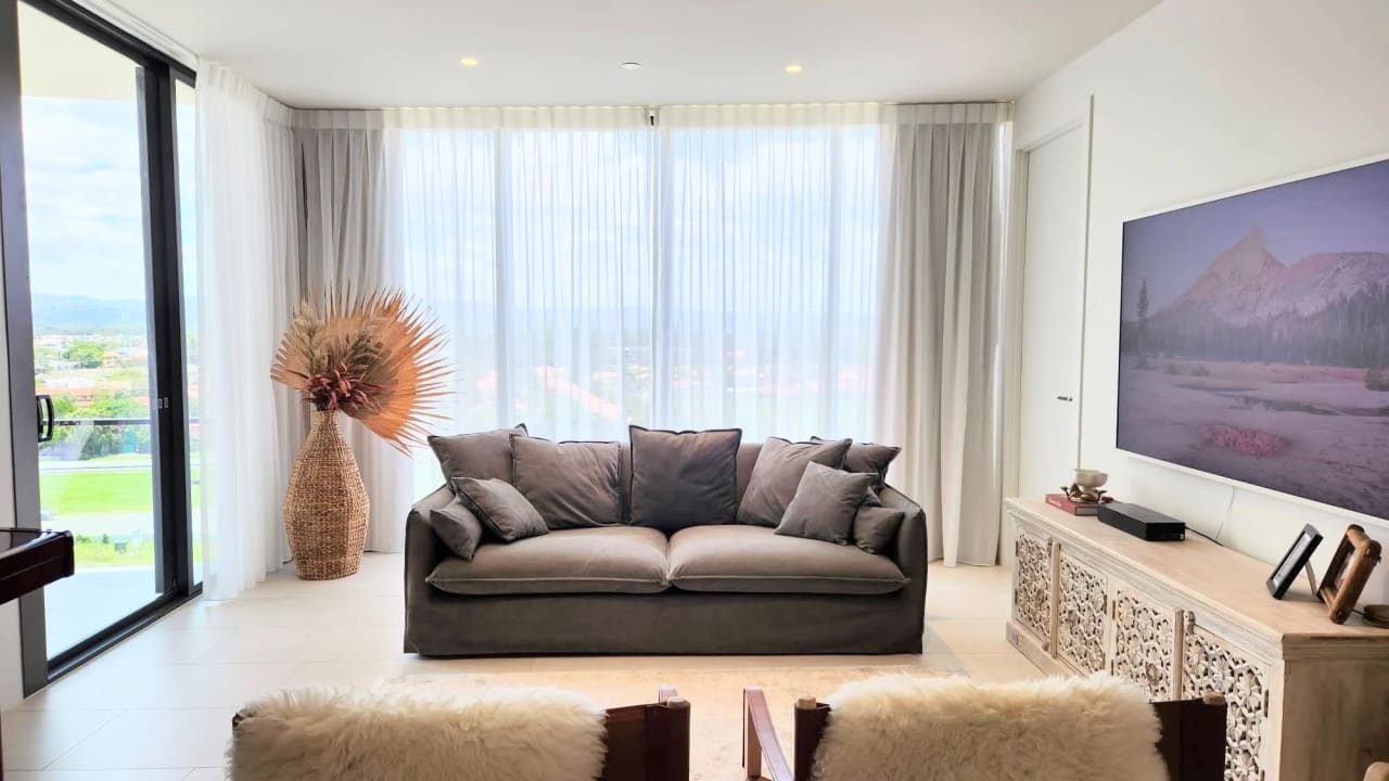 Furnished room with ensuite in a flatshare