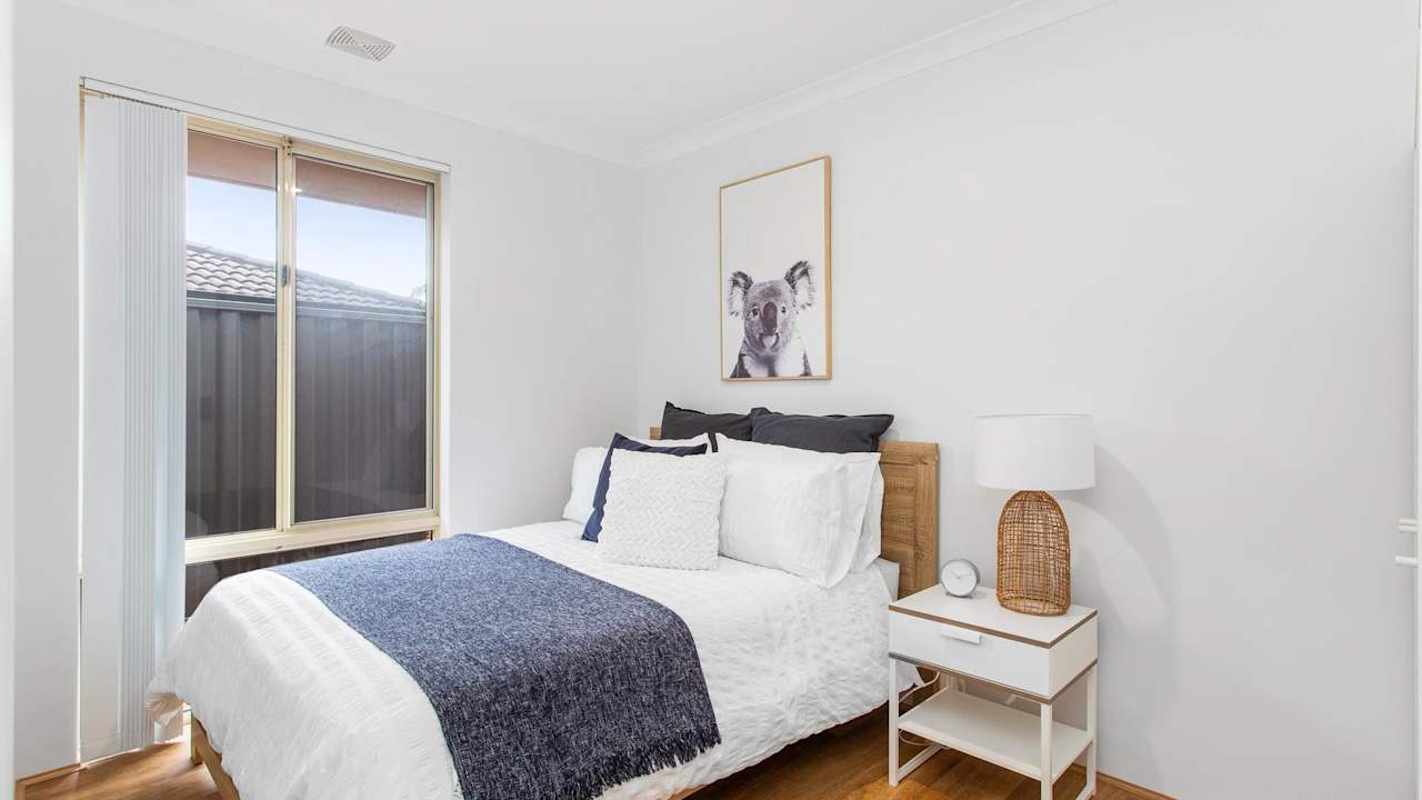 Furnished room in a share house