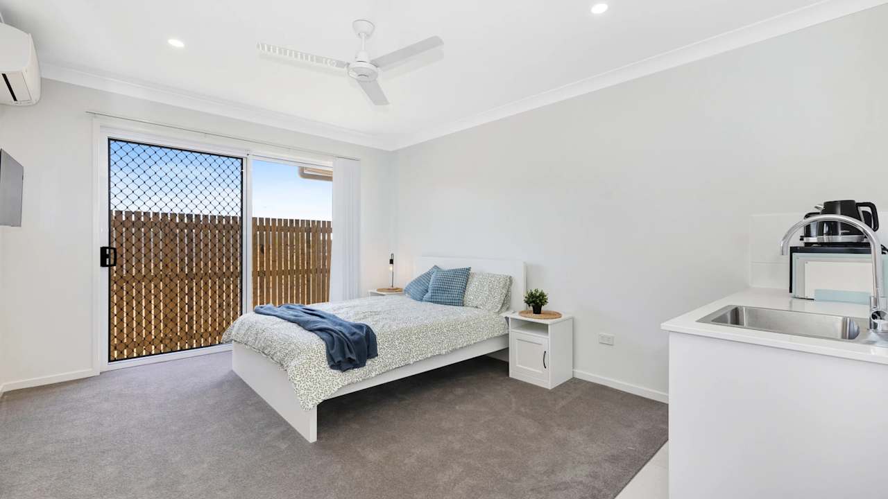 Furnished room with own bathroom