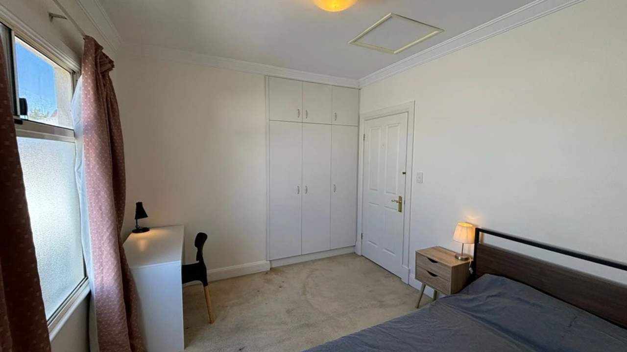 Room in a share house