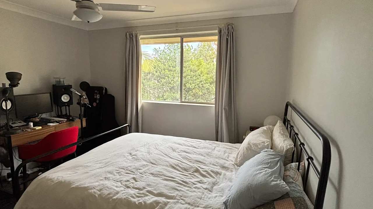 Room in a share house