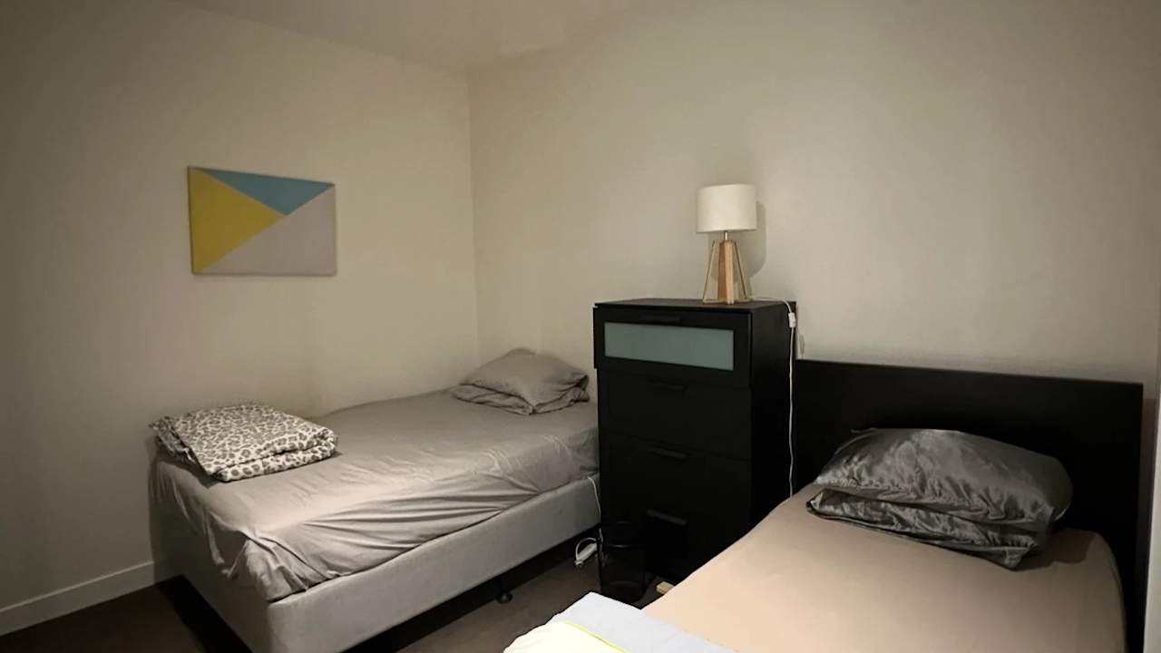 Furnished room in a flatshare